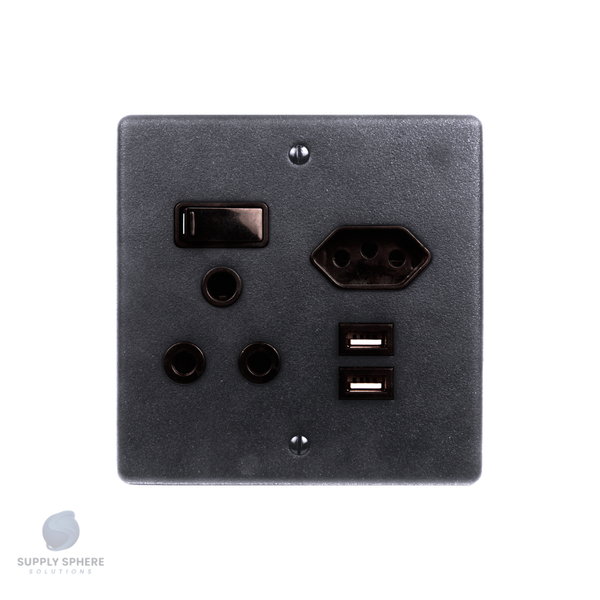 100x100 1x16A, 1xIEC, 2xUSB MATT BLACK